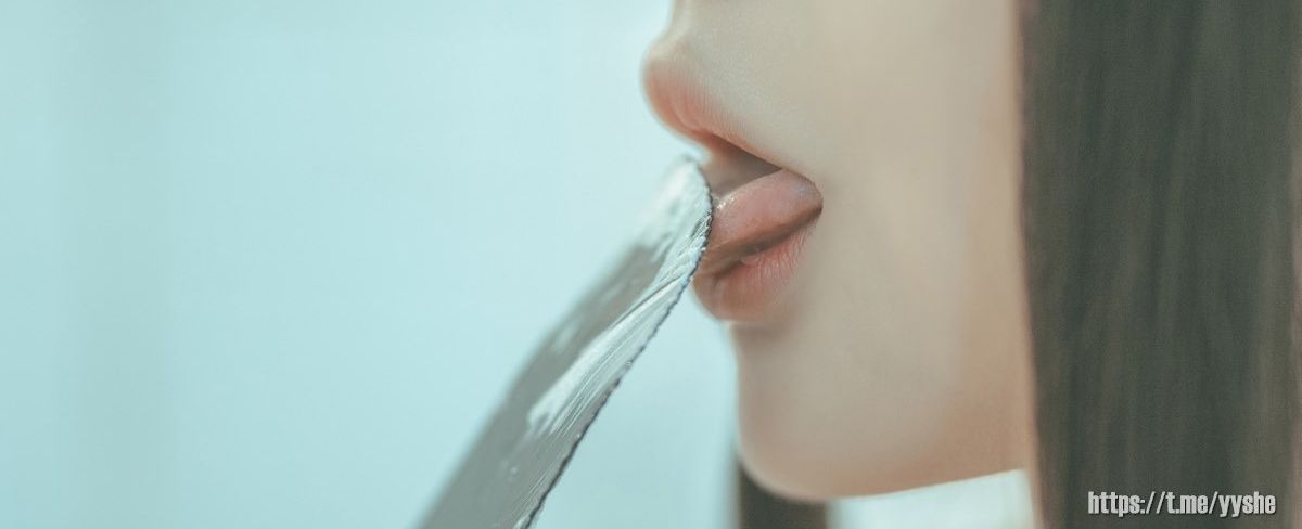 红色机尾
