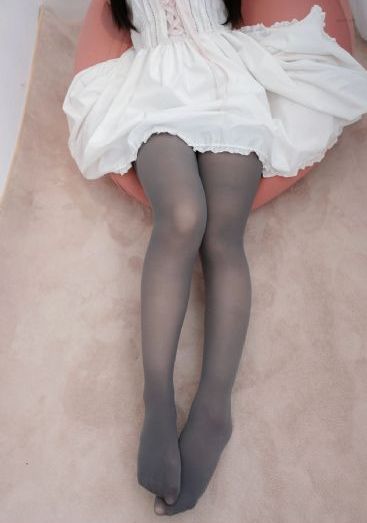 白丝美女被艹
