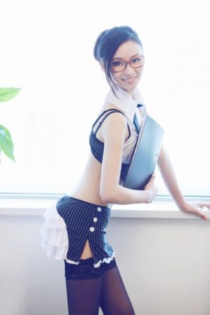 我跟女朋友闺蜜