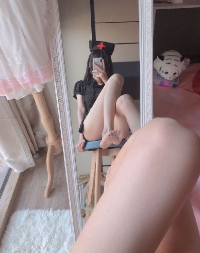 沙滩上的男孩