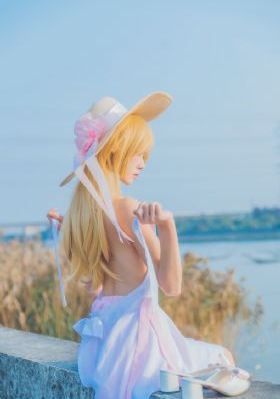 恸哭の女教 未久 在线