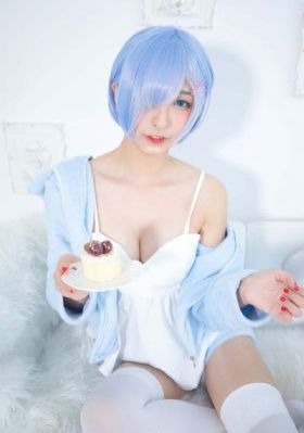 女生和男生靠逼